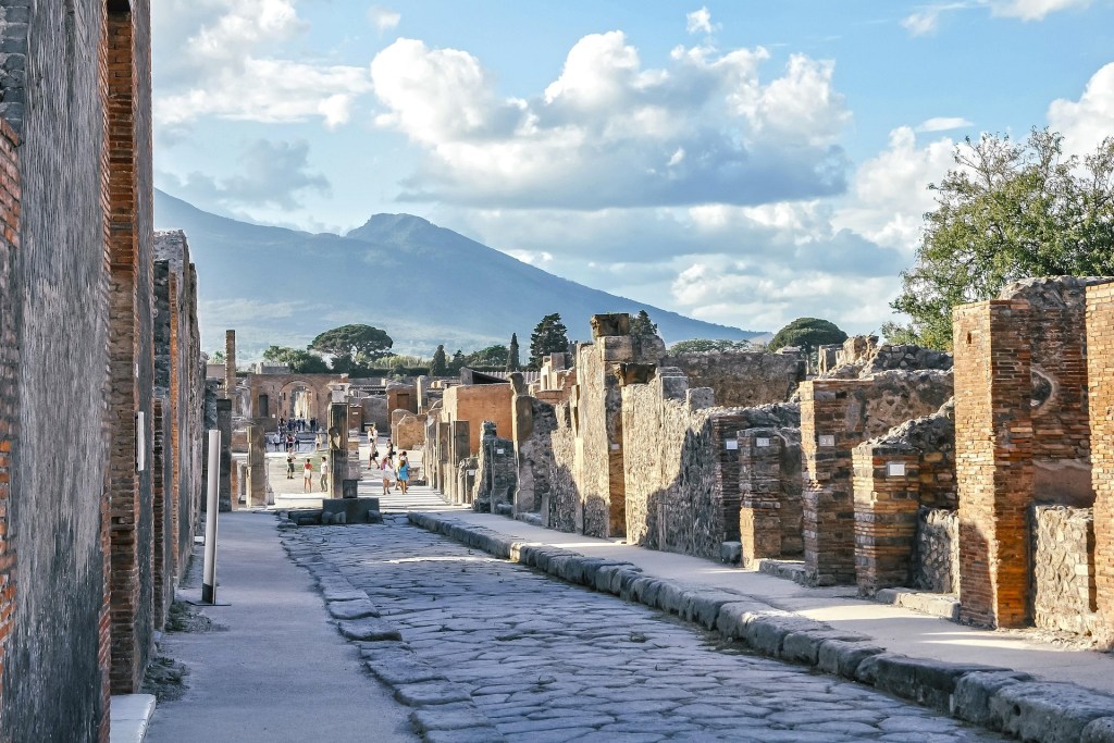 Per Pompei: Rovine degli scavi archeologici di Pompei con vista sul Vesuvio - Tour guidato con Naples Through Antonio